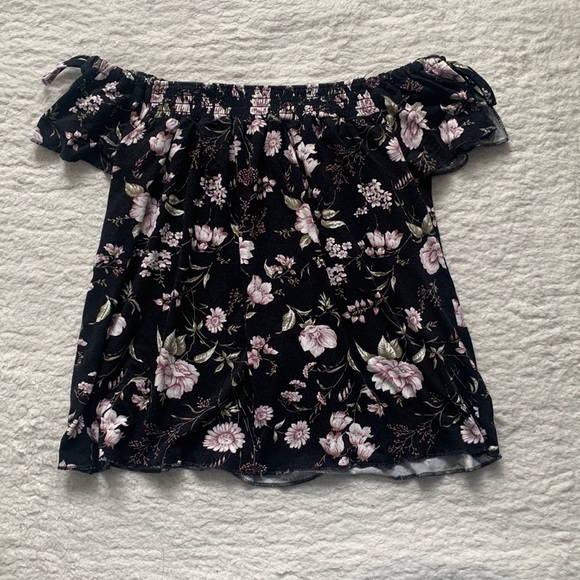 AMERICAN EAGLE OUTFITTERS off the shoulder floral shirt - Picture 1 of 3